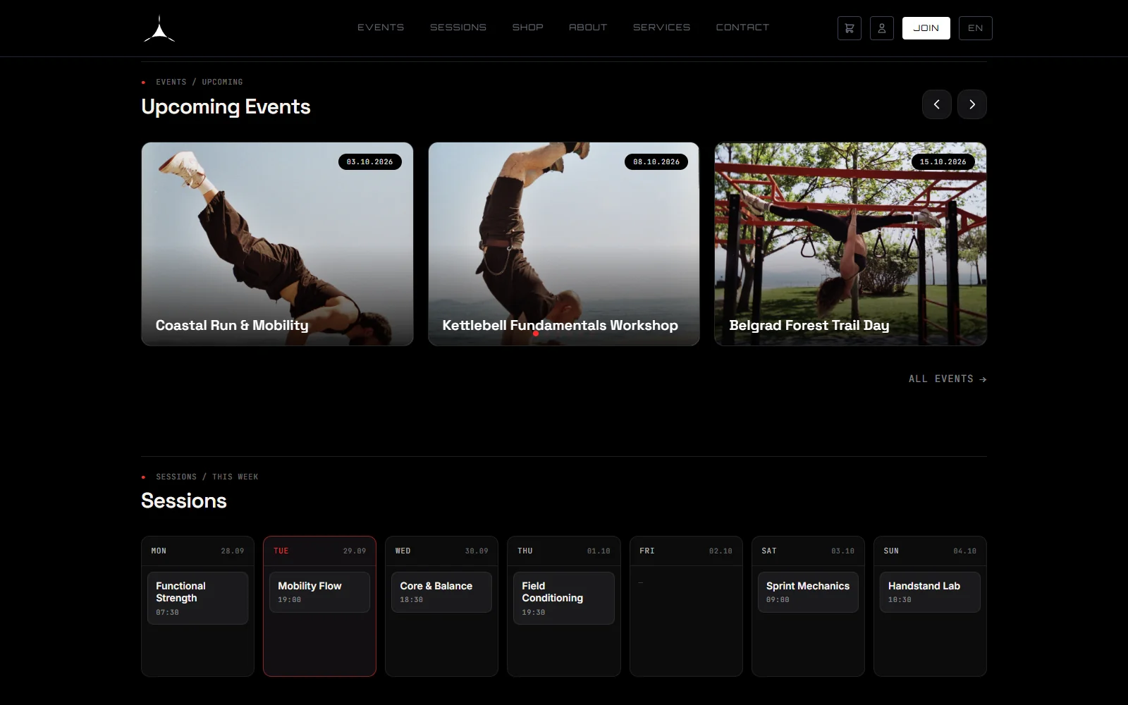 Compath homepage showing three upcoming event cards with photos and dates, and below them a Monday-to-Sunday grid of this week's training sessions with their start times, today highlighted in red.